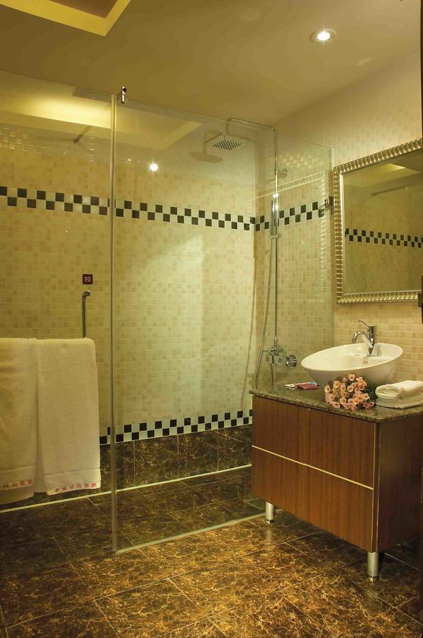 Spring Breeze Boutique Motel Kaohsiung Dış mekan fotoğraf